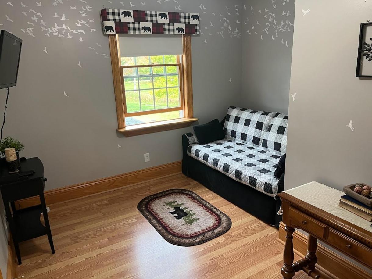 Deluxe Queen Suite